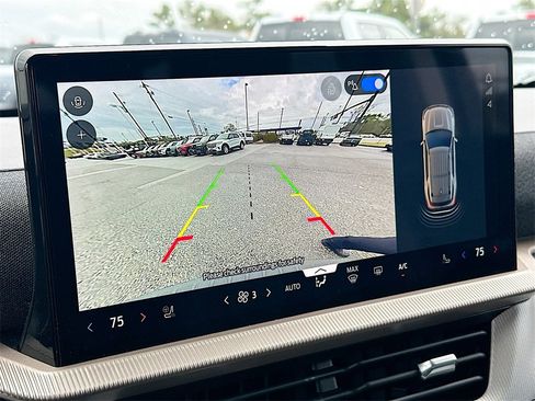 Used 2025 Ford Explorer Active w/ Active Comfort Package image 23