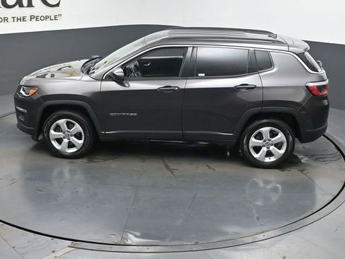 Used 2018 Jeep Compass Latitude w/ Popular Equipment Group AWD/4WD image 44