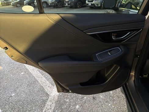 Used 2023 Subaru Outback Limited image 33