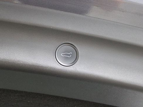 Used 2022 Tesla Model Y Performance AWD/4WD image 27