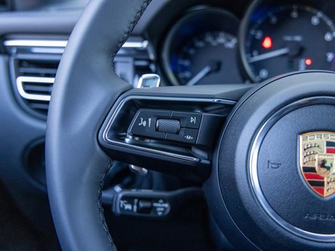 New 2026 Porsche Macan image 34