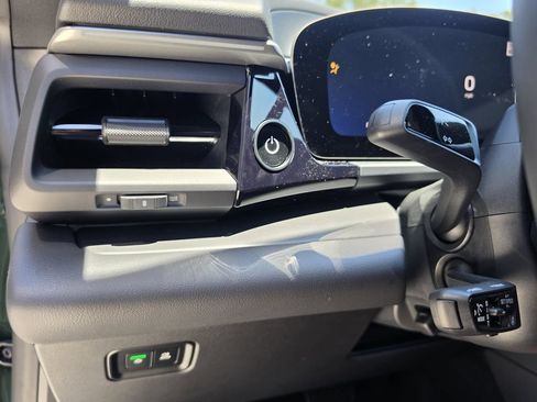 New 2026 Porsche Macan Electric RWD image 19