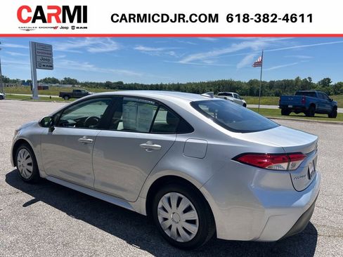 Used 2025 Toyota Corolla LE FWD image 4
