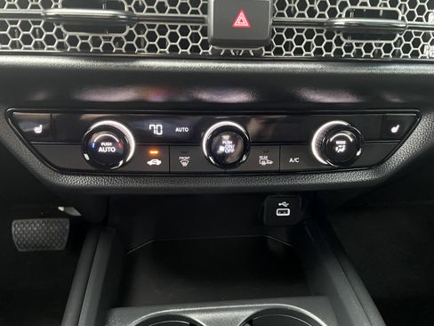 Certified 2025 Honda HR-V Sport image 18