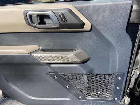 Used 2023 Ford Bronco Wildtrak image 18