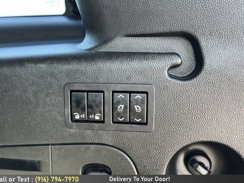 Used 2017 Cadillac Escalade ESV Premium Luxury AWD/4WD image 13