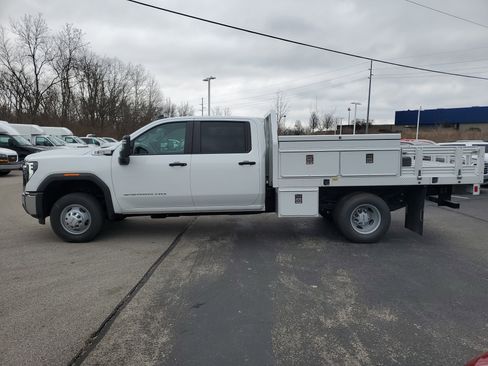 New 2025 GMC Sierra 3500 Pro w/ Convenience Package image 8
