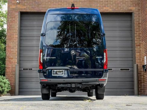 Used 2025 Mercedes-Benz Sprinter 2500 image 8