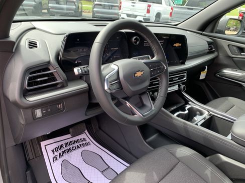 New 2026 Chevrolet Traverse LT w/ Driver Confidence Package image 11