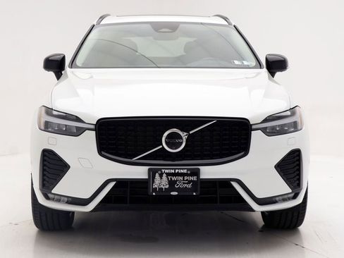 Used 2024 Volvo XC60 B5 Plus w/ Protection Package Premier image 4