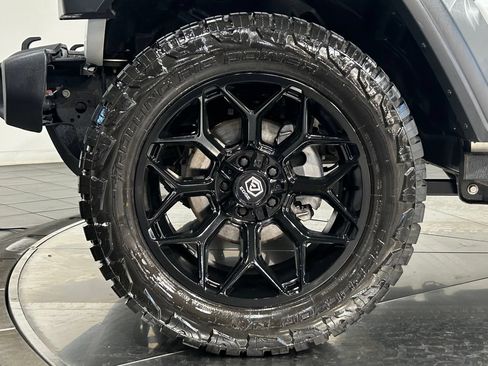Used 2019 Jeep Wrangler Sport AWD/4WD image 20
