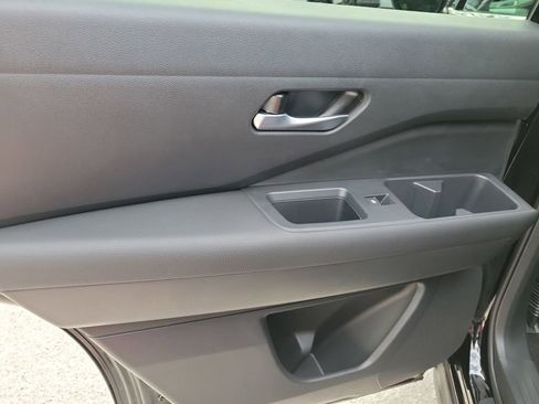 New 2026 Nissan Pathfinder SL image 14