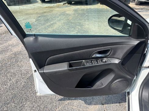 Used 2013 Chevrolet Cruze LT image 10