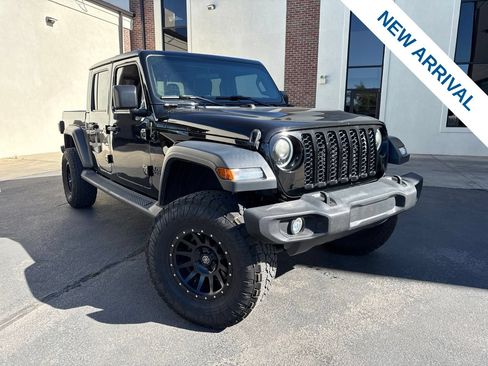 Used 2020 Jeep Gladiator Sport w/ Quick Order Package 24S AWD/4WD image 2