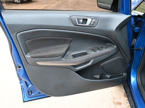 Used 2019 Ford EcoSport SE image 8