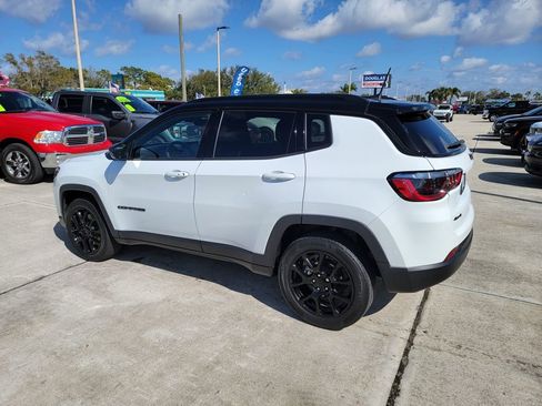 Used 2023 Jeep Compass Altitude image 3