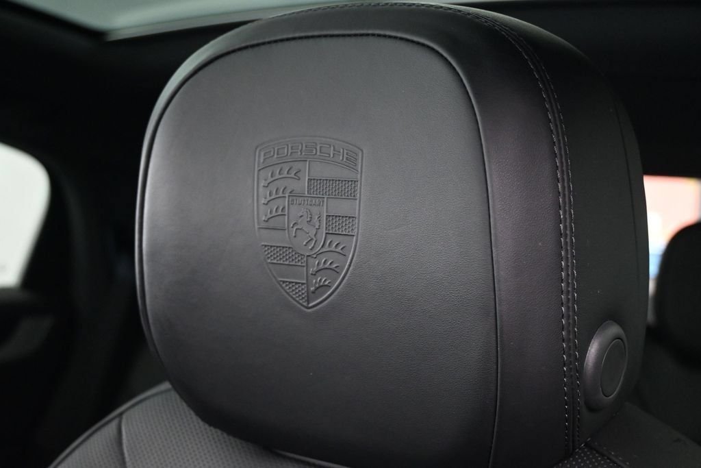 Certified 2026 Porsche Cayenne Coupe AWD/4WD image 17