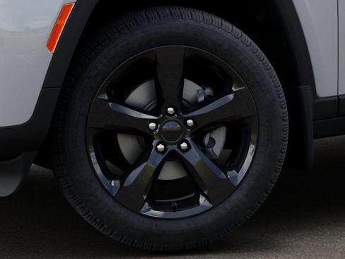 New 2026 Jeep Grand Cherokee Limited image 8