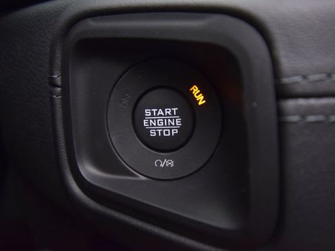 New 2026 Jeep Wrangler Unlimited Sahara w/ Whitecap Package AWD/4WD image 27