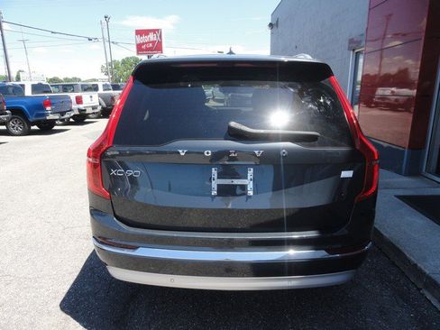 Used 2022 Volvo XC90 T8 Inscription Expression AWD/4WD image 4