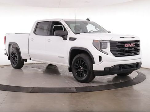 Used 2024 GMC Sierra 1500 Elevation AWD/4WD image 2