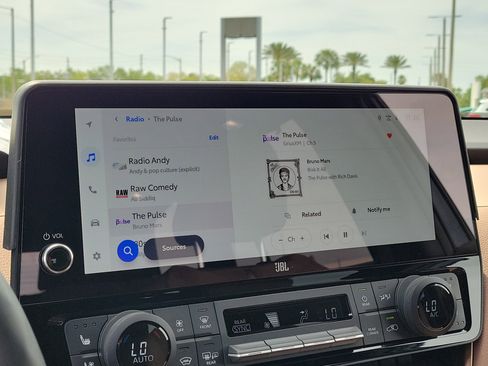 Used 2025 Toyota Grand Highlander AWD Hybrid image 25