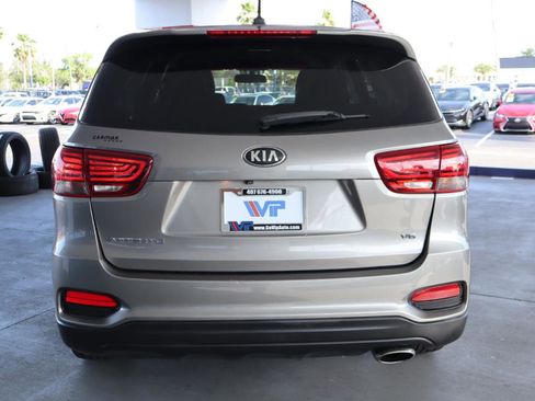 Used 2019 Kia Sorento FWD V6 image 8