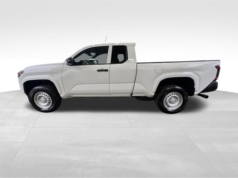 Used 2024 Toyota Tacoma SR image 9