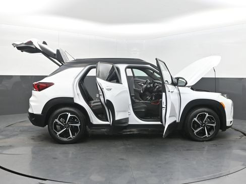 Used 2021 Chevrolet TrailBlazer RS w/ Sun and Liftgate Package FWD image 45