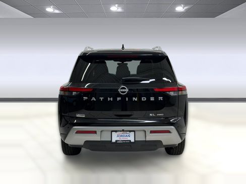 Used 2025 Nissan Pathfinder SL AWD/4WD image 8