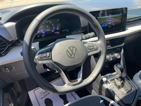 Certified 2025 Volkswagen Taos S FWD image 35