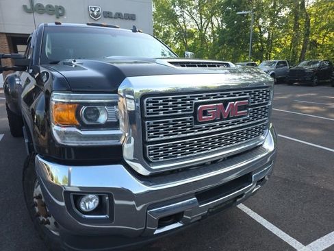Used 2018 GMC Sierra 3500 SLT AWD/4WD image 17