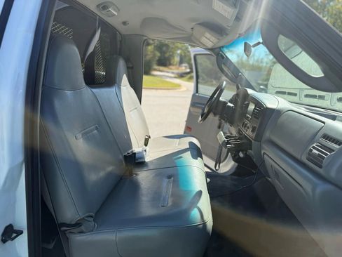 Used 2006 Ford F450 165  W.B. 2D image 21