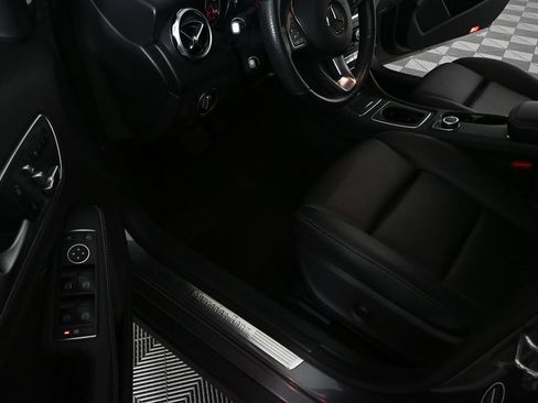 Certified 2019 Mercedes-Benz GLA 250 4MATIC image 7
