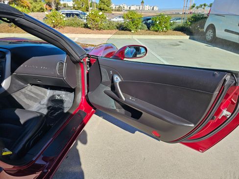 Used 2006 Chevrolet Corvette Convertible w/ Preferred Equipment Group image 19