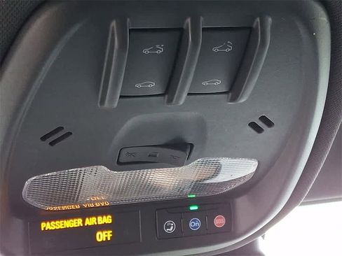 Used 2024 Chevrolet Trax RS w/ Sunroof Package image 25