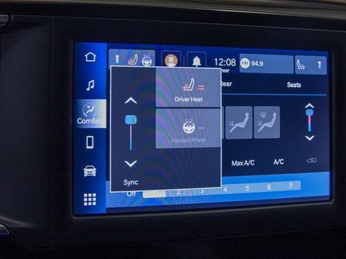 Used 2023 Chrysler Voyager LX image 19