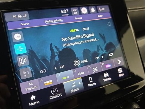 Used 2023 Jeep Grand Cherokee Altitude image 21