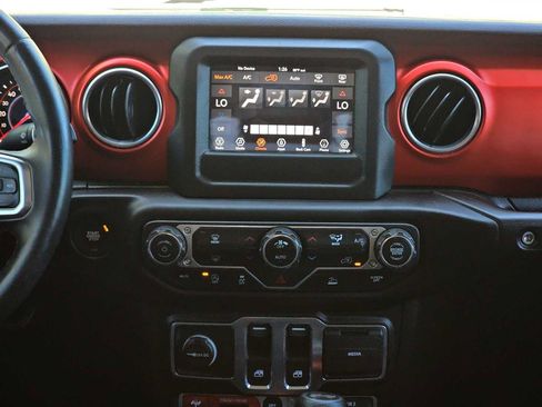 Used 2021 Jeep Wrangler Rubicon AWD/4WD image 20
