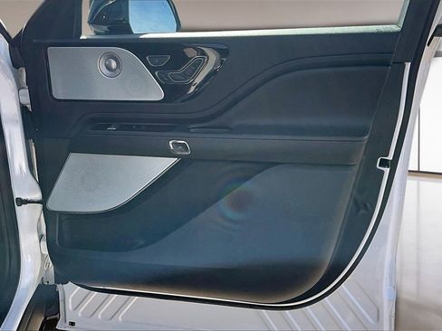 Used 2023 Lincoln Aviator Reserve w/ Equipment Group 201A image 24