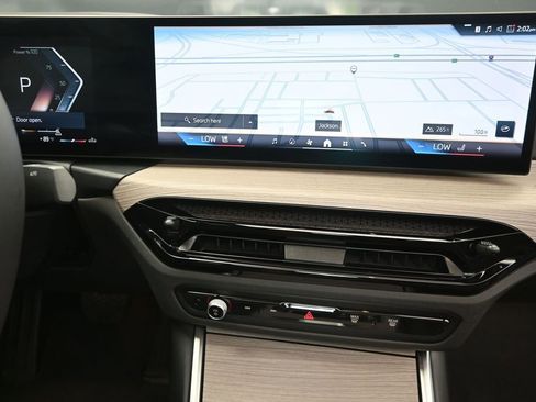 Certified 2025 BMW 330i Sedan RWD image 28