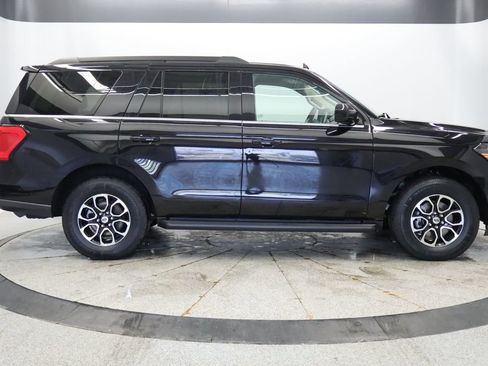 Used 2024 Ford Expedition XLT AWD/4WD image 8