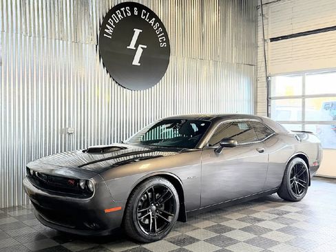 Used 2015 Dodge Challenger R/T image 1