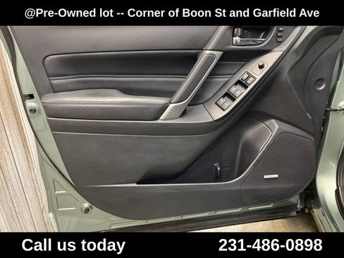 Used 2017 Subaru Forester 2.5i Touring AWD/4WD image 16