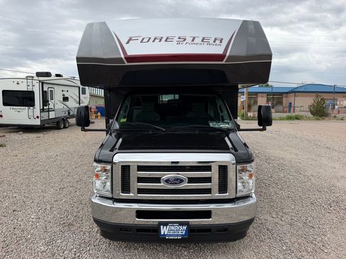 Used 2021 Ford E-450 and Econoline 450 Super Duty w/ Motorhome Prep Package RWD image 12