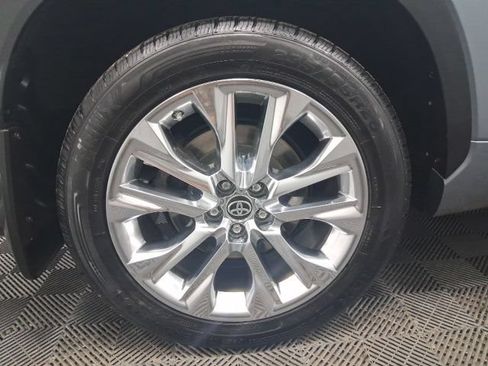 Used 2021 Toyota Highlander Limited AWD/4WD image 10