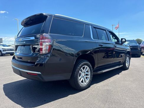 Used 2023 Chevrolet Suburban LT AWD/4WD image 8