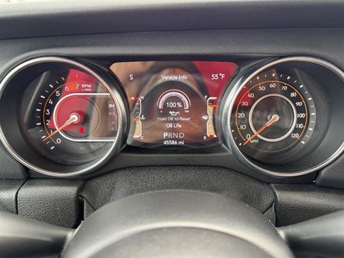 Used 2021 Jeep Wrangler Unlimited Sahara w/ Uconnect 4C Nav & Sound Group AWD/4WD image 34