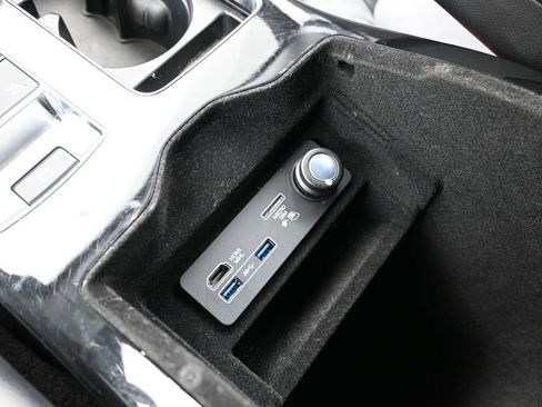 Used 2018 Land Rover Range Rover image 28