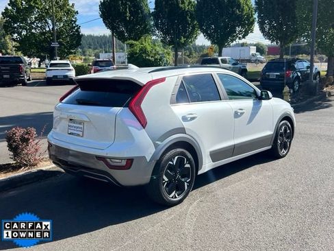 Used 2024 Kia Niro Wave w/ Wave Preserve Package FWD image 7